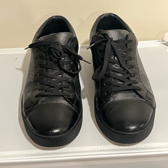 Louis Vuitton sneakers - Picture 2 of 8